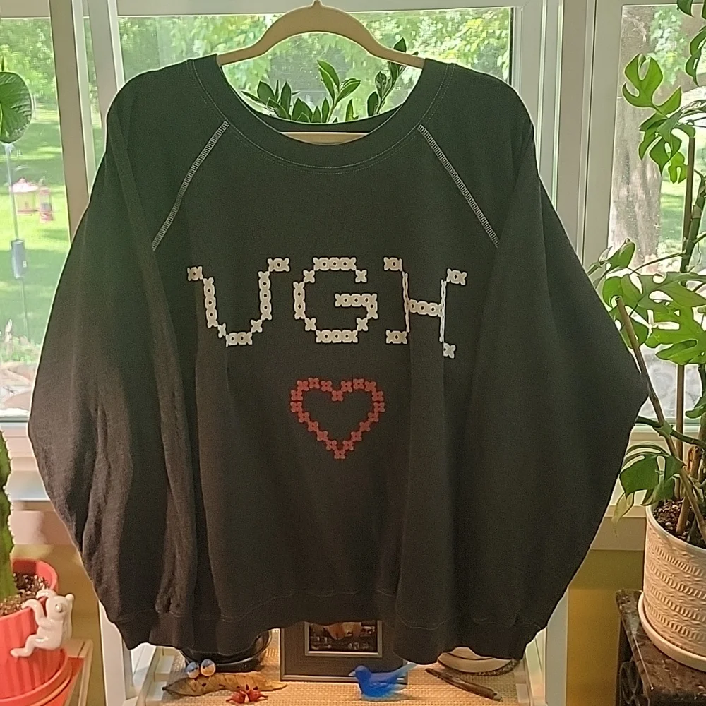 Wildfox Sweatshirt ❤️ - Picture 2 of 3